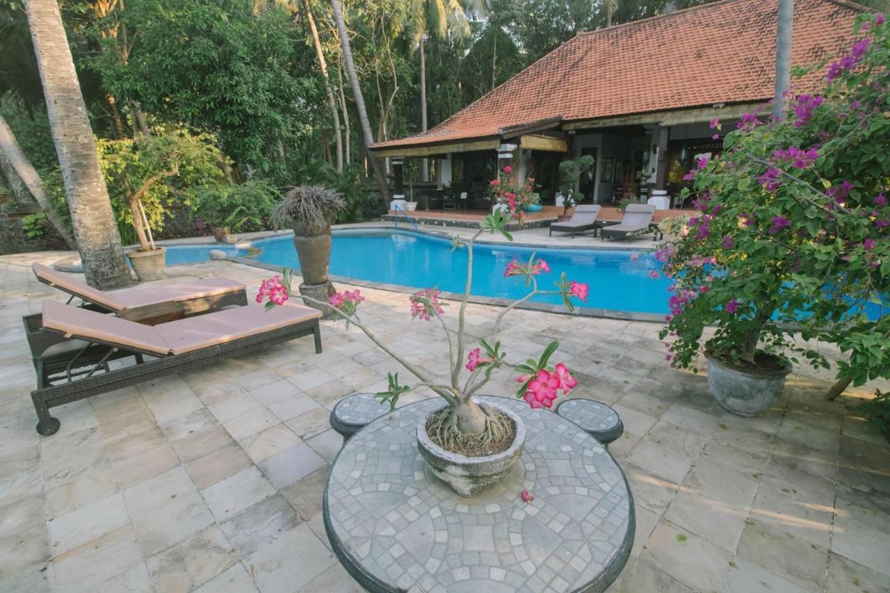 Bali North Beach B&B Tianyar Esterno foto