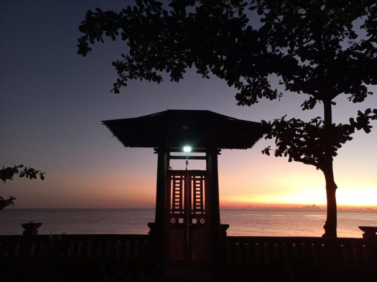 Bali North Beach B&B Tianyar Esterno foto