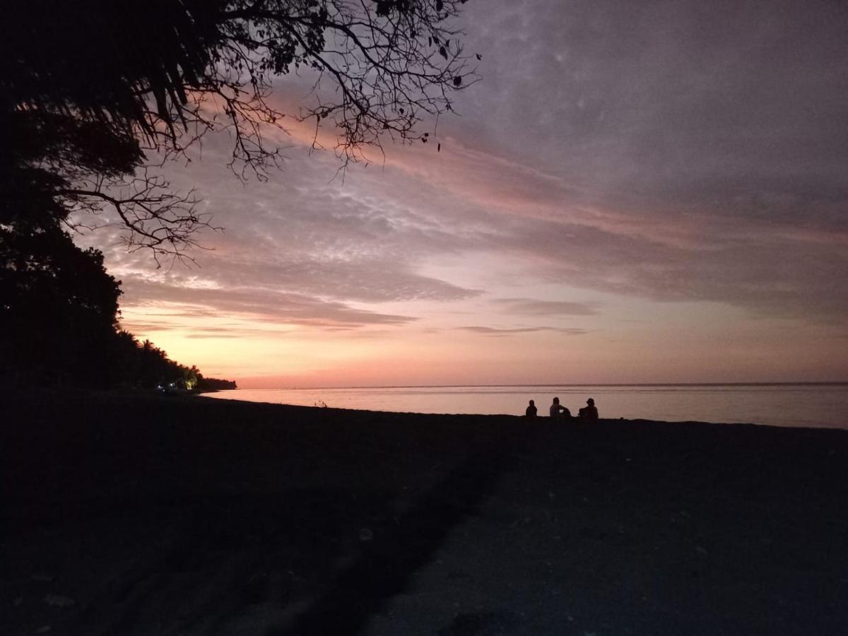 Bali North Beach B&B Tianyar Esterno foto