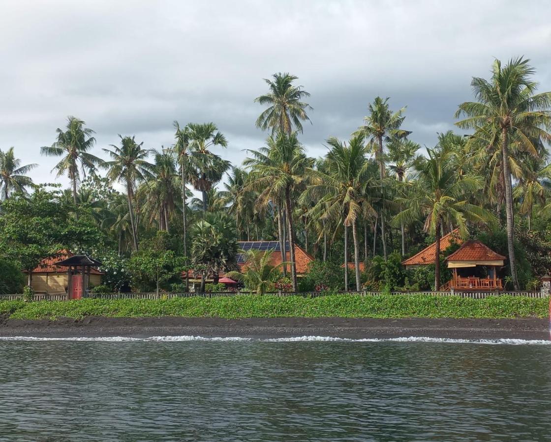 Bali North Beach B&B Tianyar Esterno foto