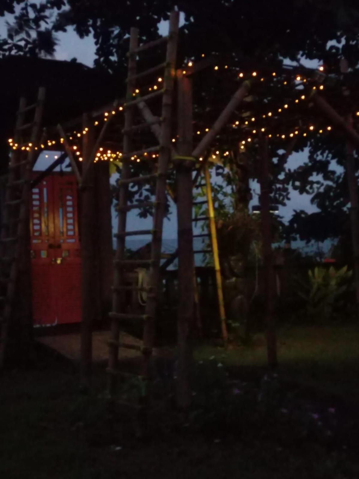 Bali North Beach B&B Tianyar Esterno foto