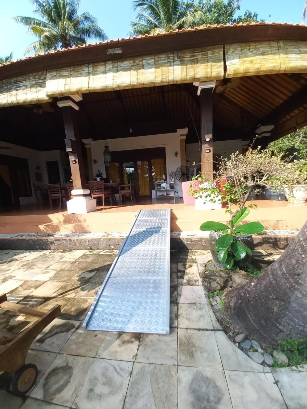 Bali North Beach B&B Tianyar Esterno foto