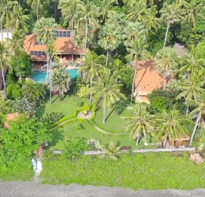 Bali North Beach B&B Tianyar Esterno foto