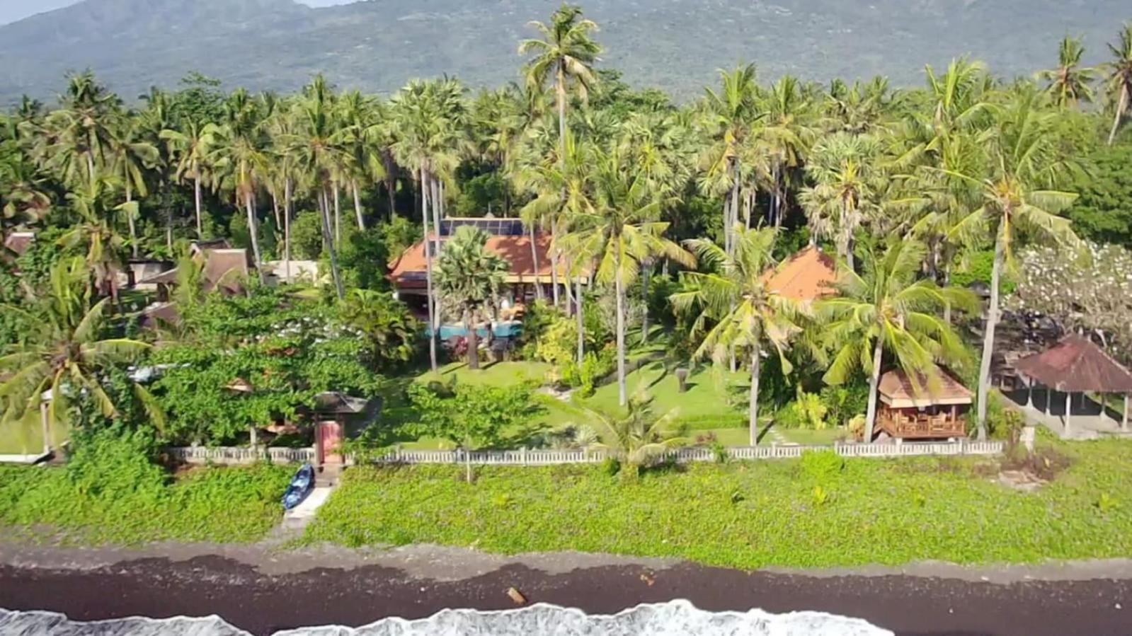 Bali North Beach B&B Tianyar Esterno foto