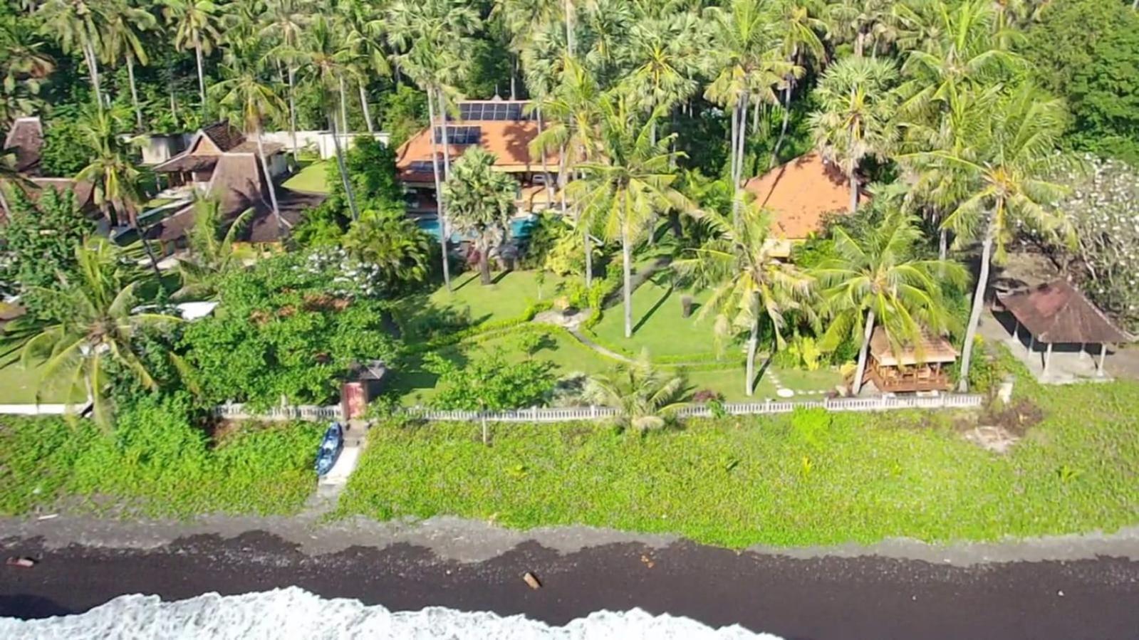 Bali North Beach B&B Tianyar Esterno foto